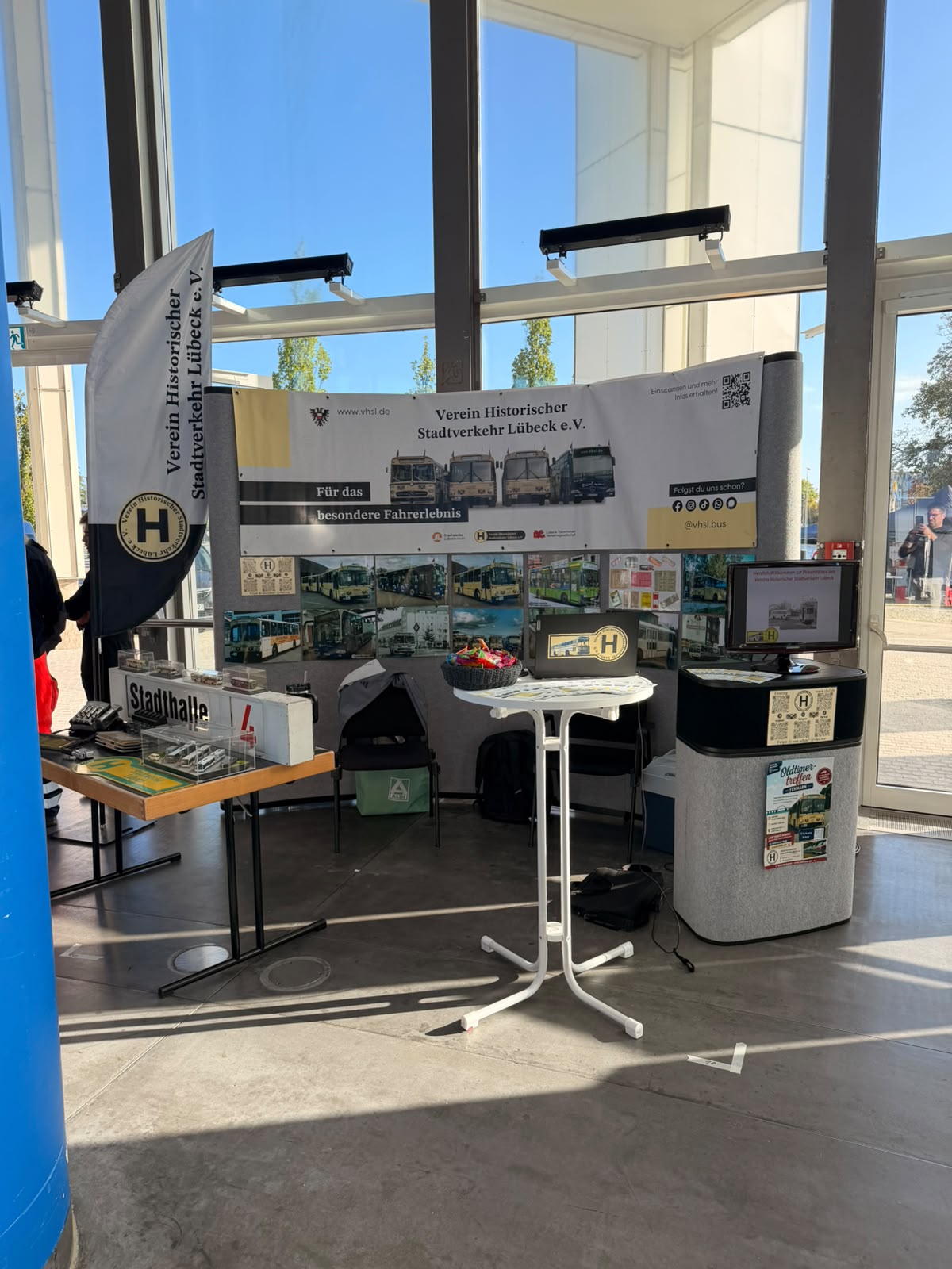 ✨️🚍 Heute waren wir bei der Ehrenamtsmesse in Lübeck dabei ! 🧡